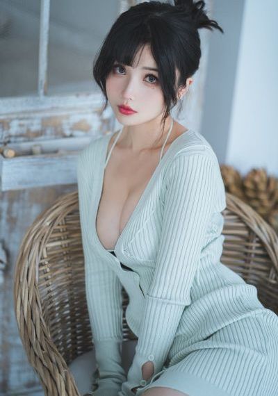 挽起裙子迈开腿打扑克视频有叫_高清完整无删减高清视频播放