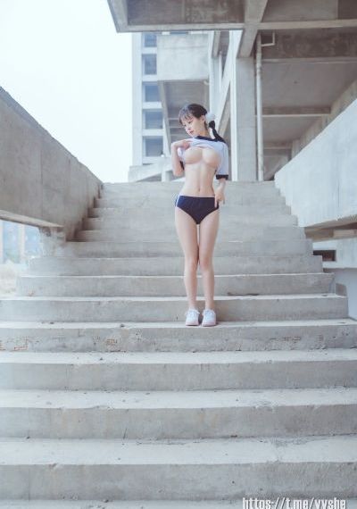 美女张开双腿摸尿口_国产剧手机免费观看完整