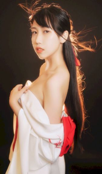 韩国国产精品另类人妖_超清天堂在线
