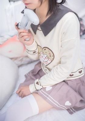 看起来很冷淡的室友每晚都在_720在线观看完整版